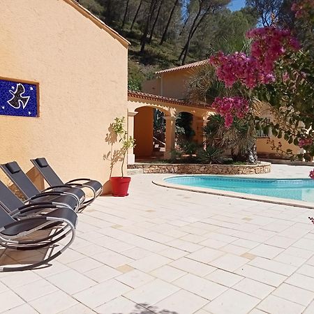 Les Restanques - Chambre D'Hotes Cuges-les-Pins Εξωτερικό φωτογραφία
