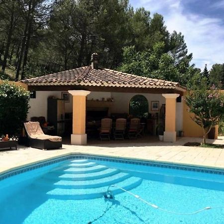 Les Restanques - Chambre D'Hotes Cuges-les-Pins Εξωτερικό φωτογραφία